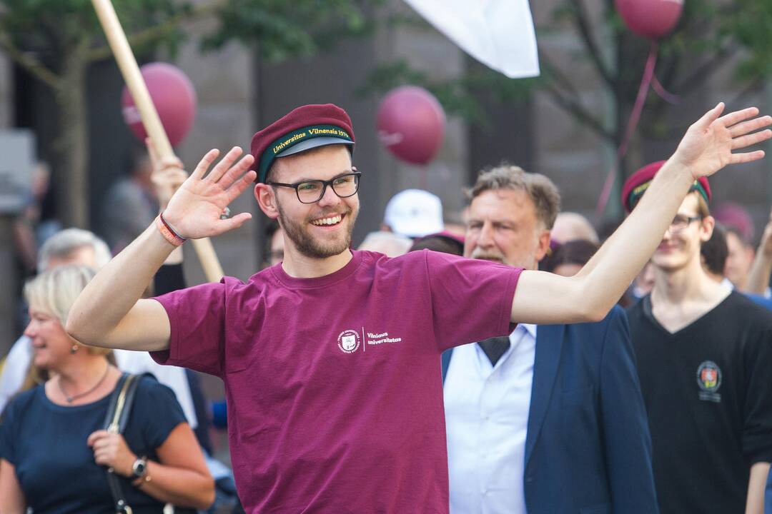 Šventinė VU studentų eisena