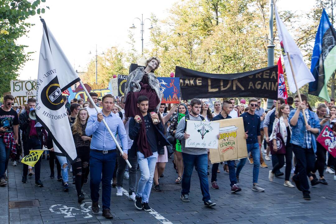 Šventinė VU studentų eisena