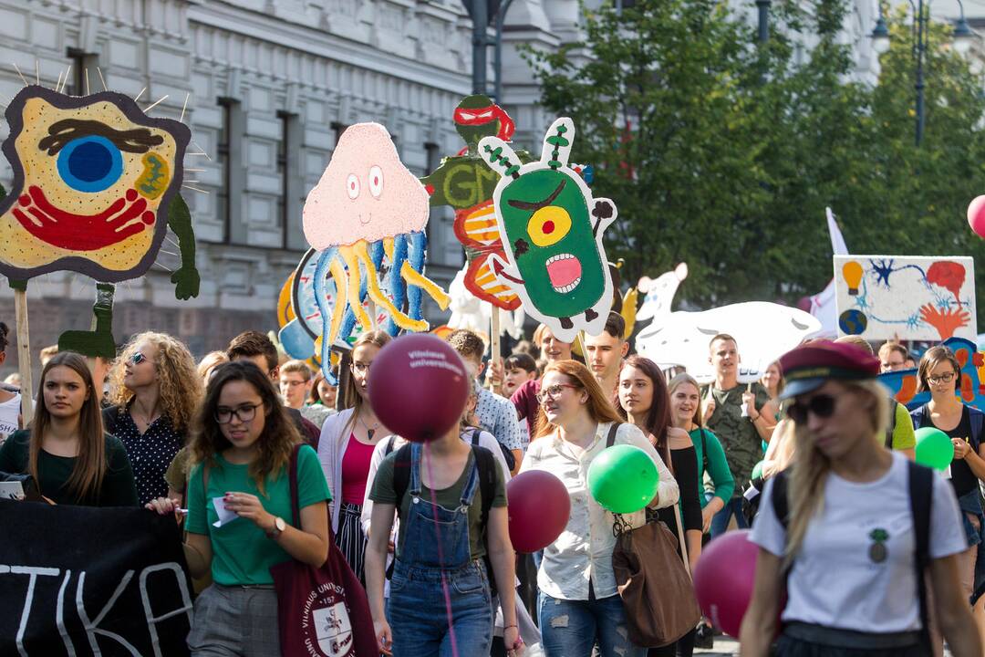 Šventinė VU studentų eisena