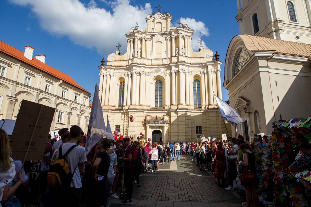 Šventinė VU studentų eisena