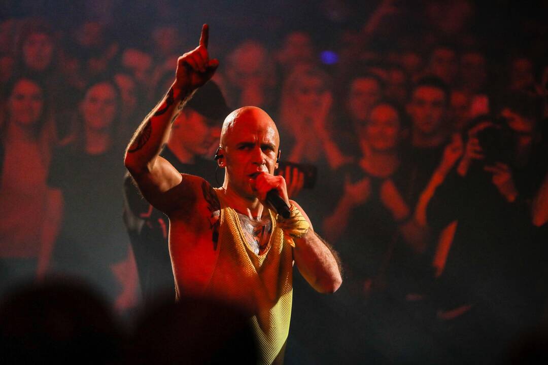 „Žalgirio“ arenoje – V. Bareikio koncertas „Ežero dugne“