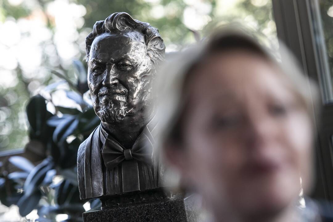 V. Noreikos memorialinio biusto atidengimas