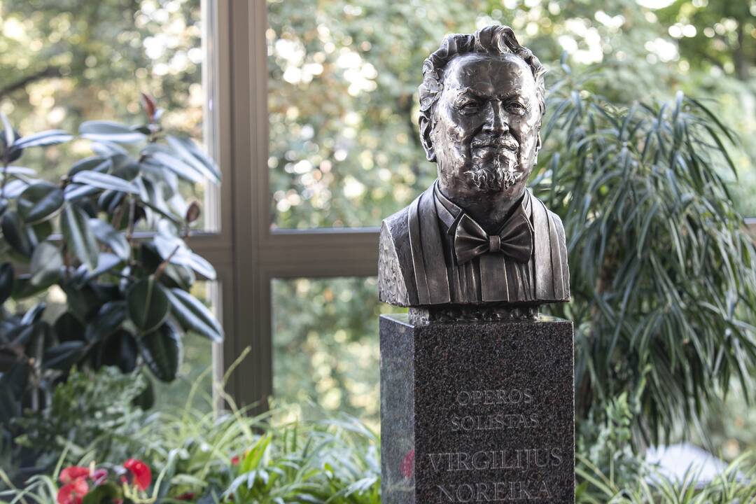 V. Noreikos memorialinio biusto atidengimas
