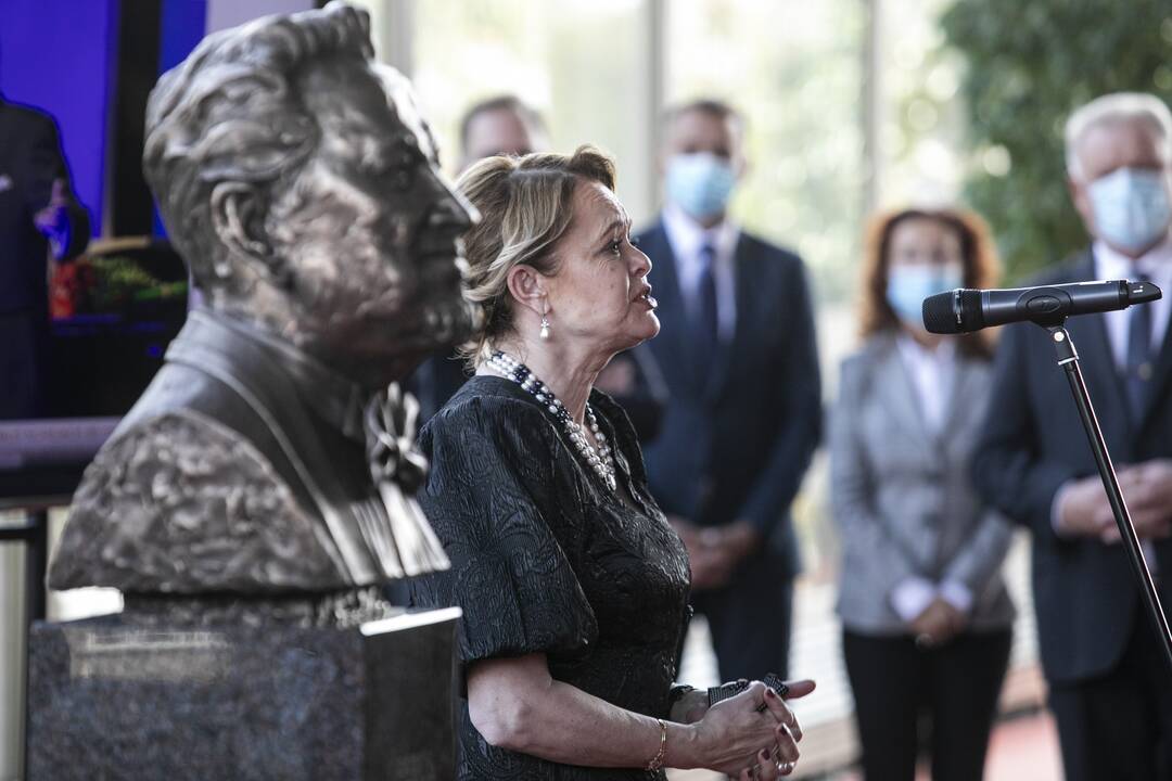 V. Noreikos memorialinio biusto atidengimas