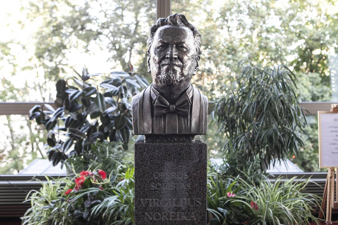 V. Noreikos memorialinio biusto atidengimas