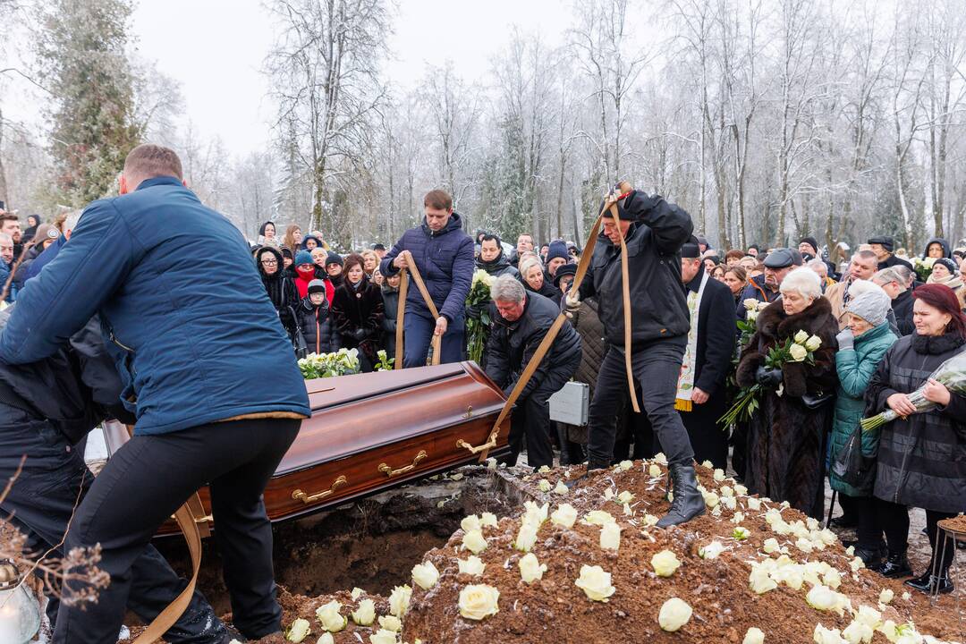V. Katunskytės laidotuvės