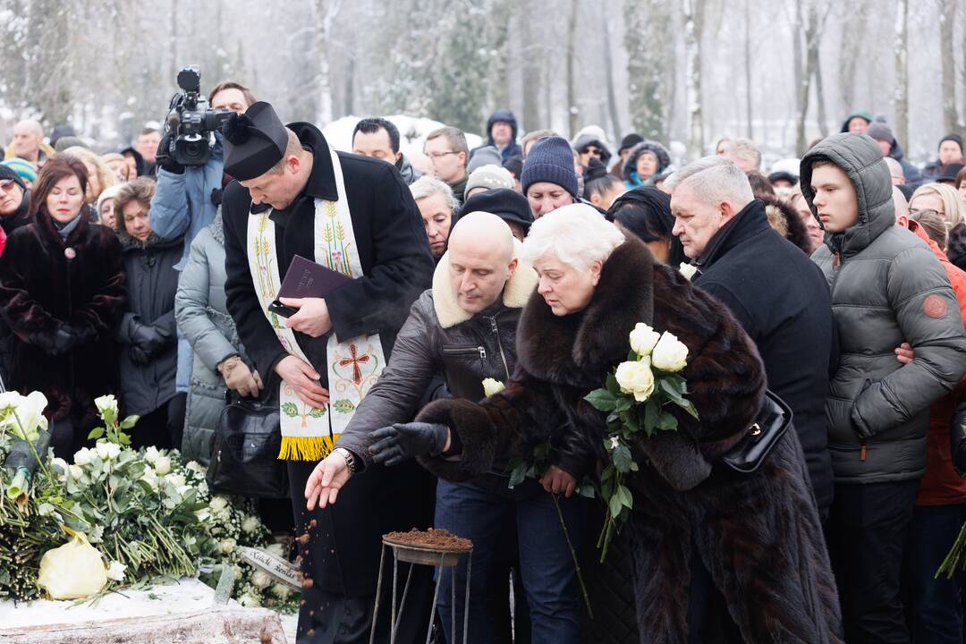 V. Katunskytės laidotuvės