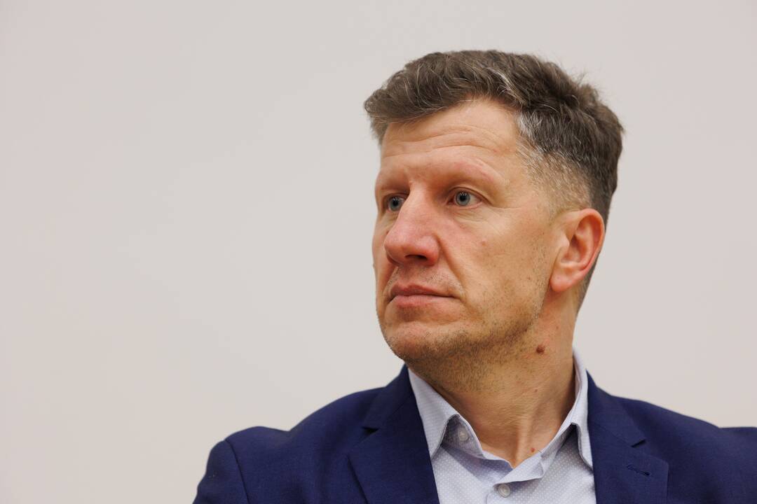 Seimo narys prašo greičiau grąžinti atimtą vairuotojo pažymėjimą: lenkė draudžiamoje vietoje