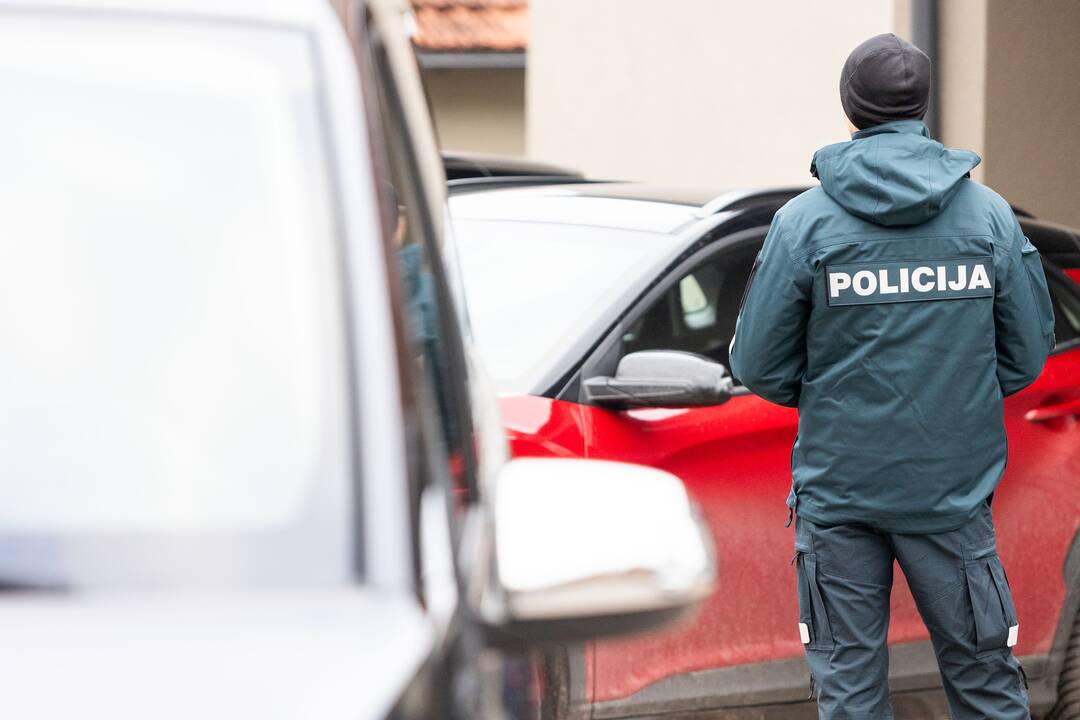 Trakuose atsisveikinama su tragiškai žuvusiu policijos pareigūnu