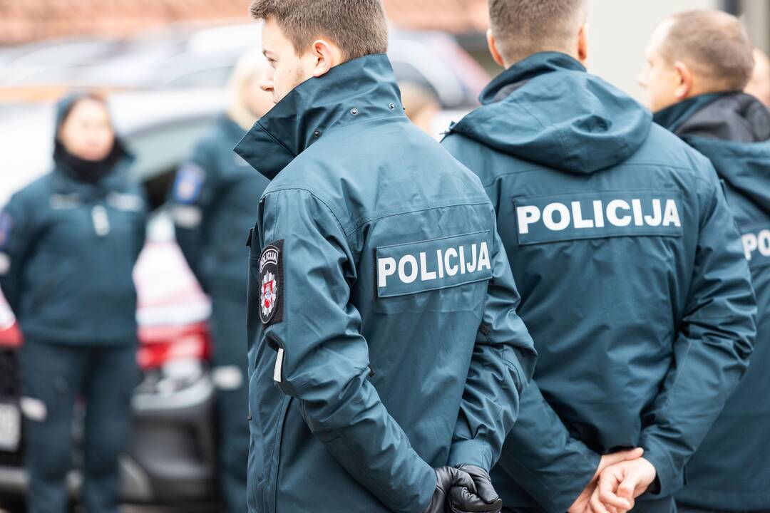 Trakuose atsisveikinama su tragiškai žuvusiu policijos pareigūnu