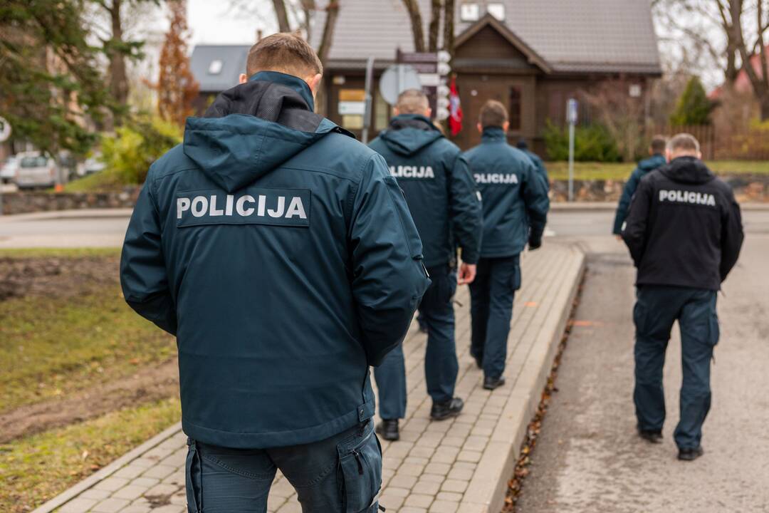 Trakuose atsisveikinama su tragiškai žuvusiu policijos pareigūnu