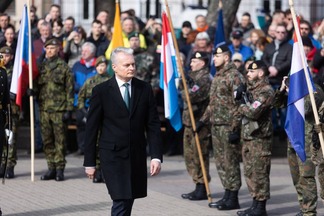 S. Daukanto aikštėje vyko Lietuvos ir NATO vėliavų pakėlimo ceremonija