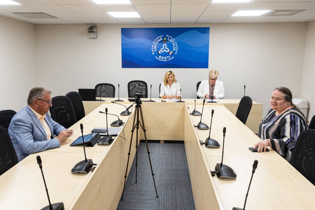 I. Šimonytė susitinka su Seimo frakcijomis