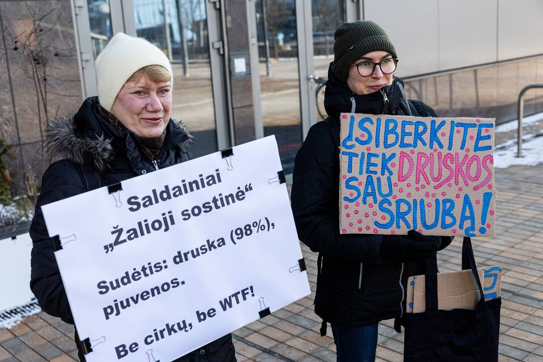 Protestas dėl perteklinio druskos naudojimo prižiūrint gatves