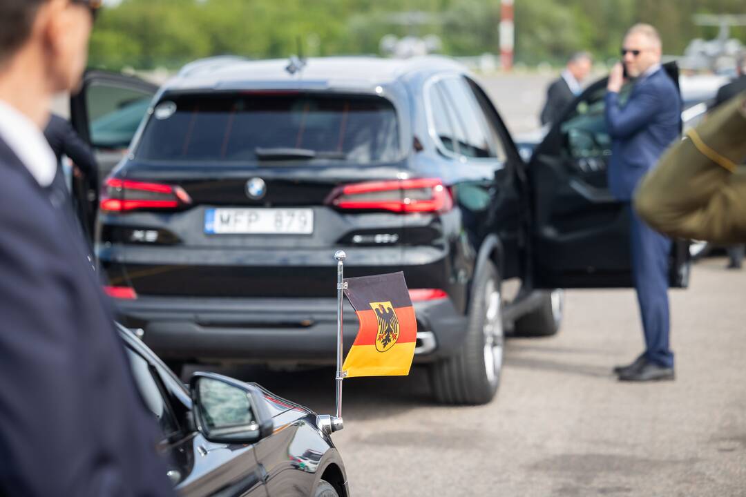 Pirmojo vizito į Lietuvą atvyko Vokietijos kancleris