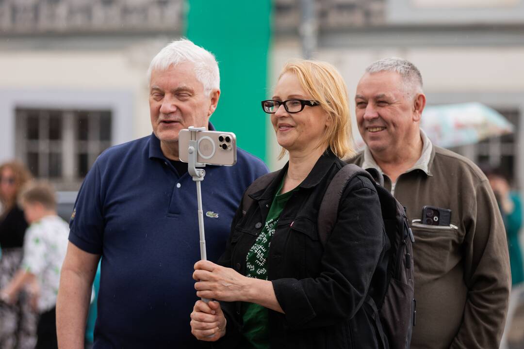 Akcija, kurioje poetai ir visi norintys skaito savo bei S. Nėries eiles
