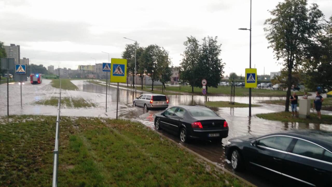 Kauną nuplovė smarkus lietus