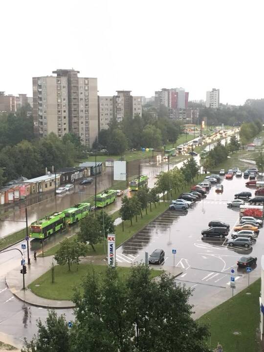 Kauną nuplovė smarkus lietus