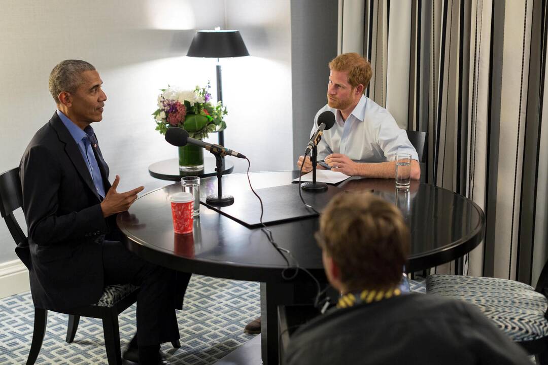 Barackas Obama (kairėje) ir princas Harry