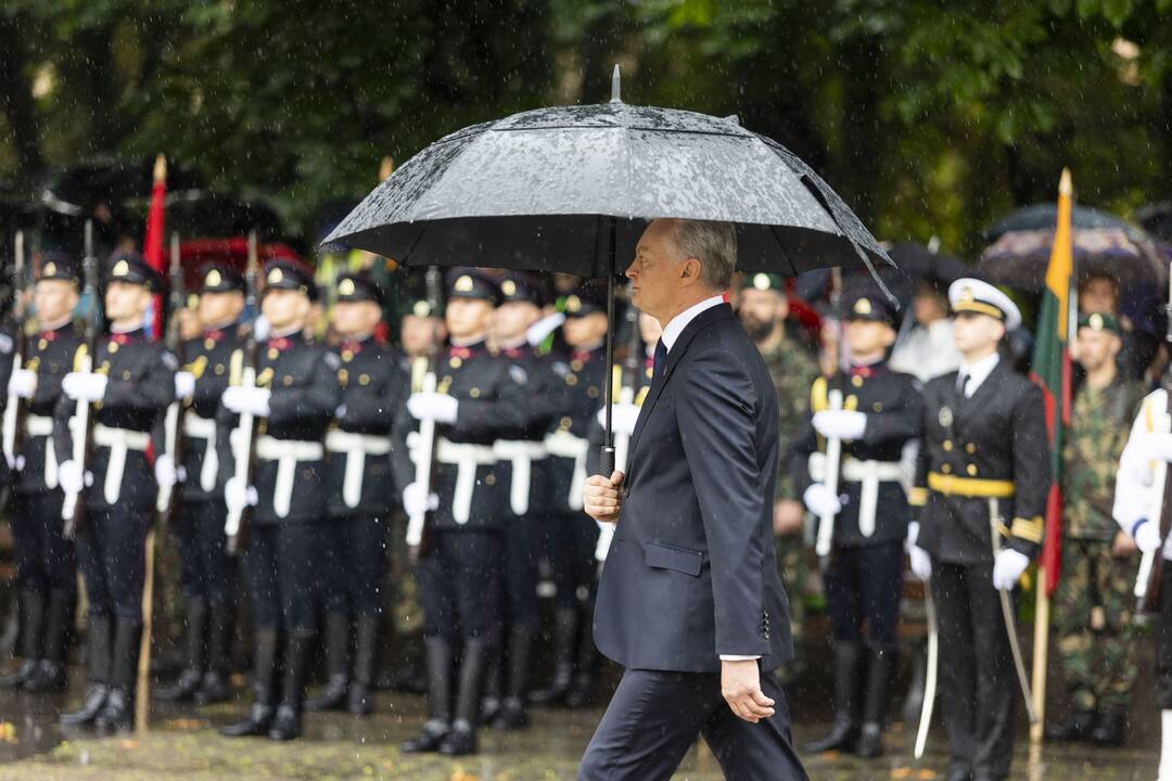Valstybės vėliavų pakėlimo ceremonija