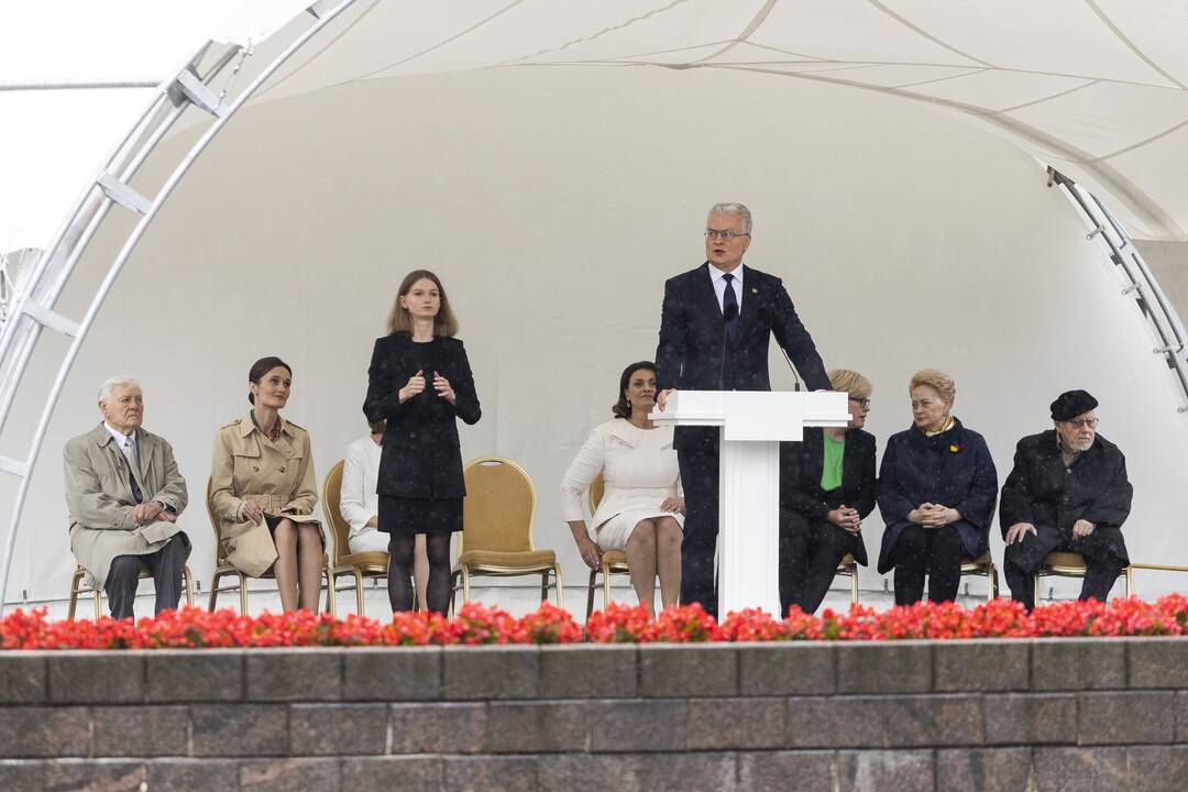 Valstybės vėliavų pakėlimo ceremonija