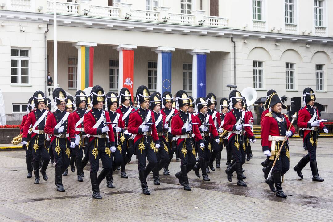 Valstybės vėliavų pakėlimo ceremonija