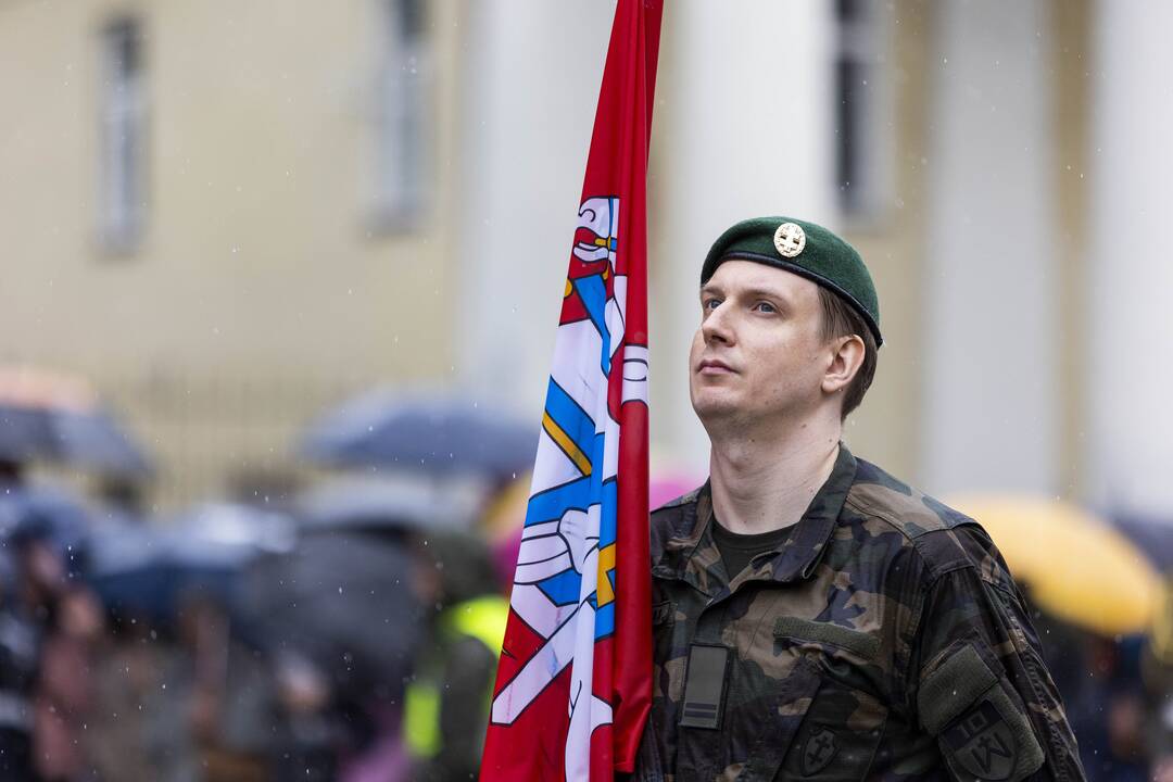 Valstybės vėliavų pakėlimo ceremonija