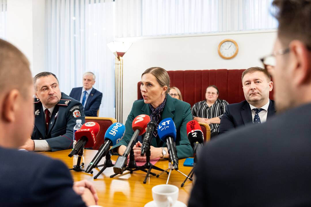 Seimo opozicinės frakcijos susitiko su A. Bilotaite