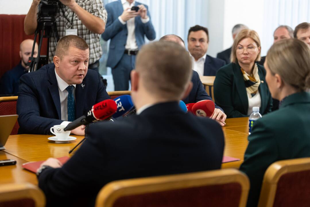 Seimo opozicinės frakcijos susitiko su A. Bilotaite
