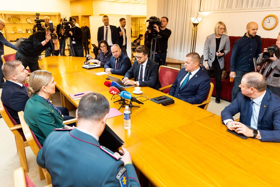 Seimo opozicinės frakcijos susitiko su A. Bilotaite