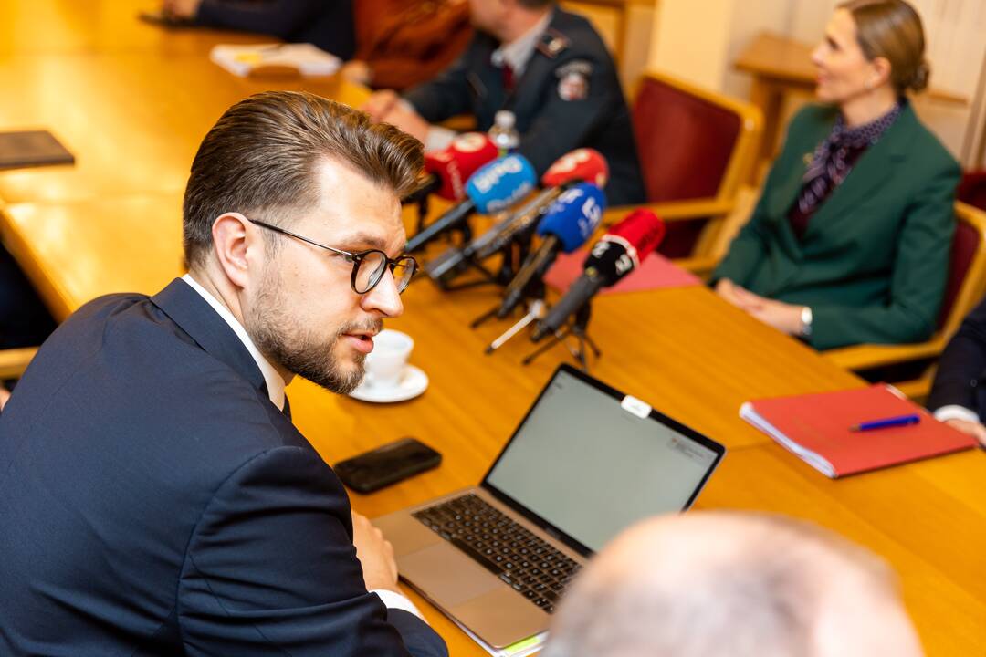 Seimo opozicinės frakcijos susitiko su A. Bilotaite