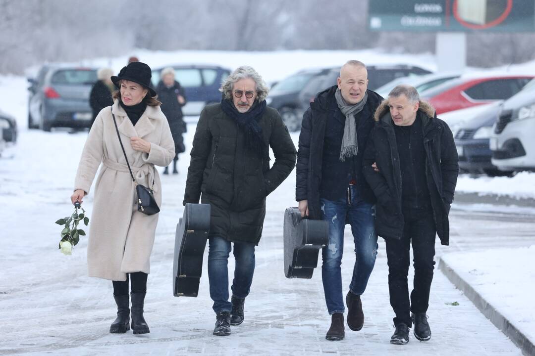 V. Katunskytė išlydima amžinojo poilsio