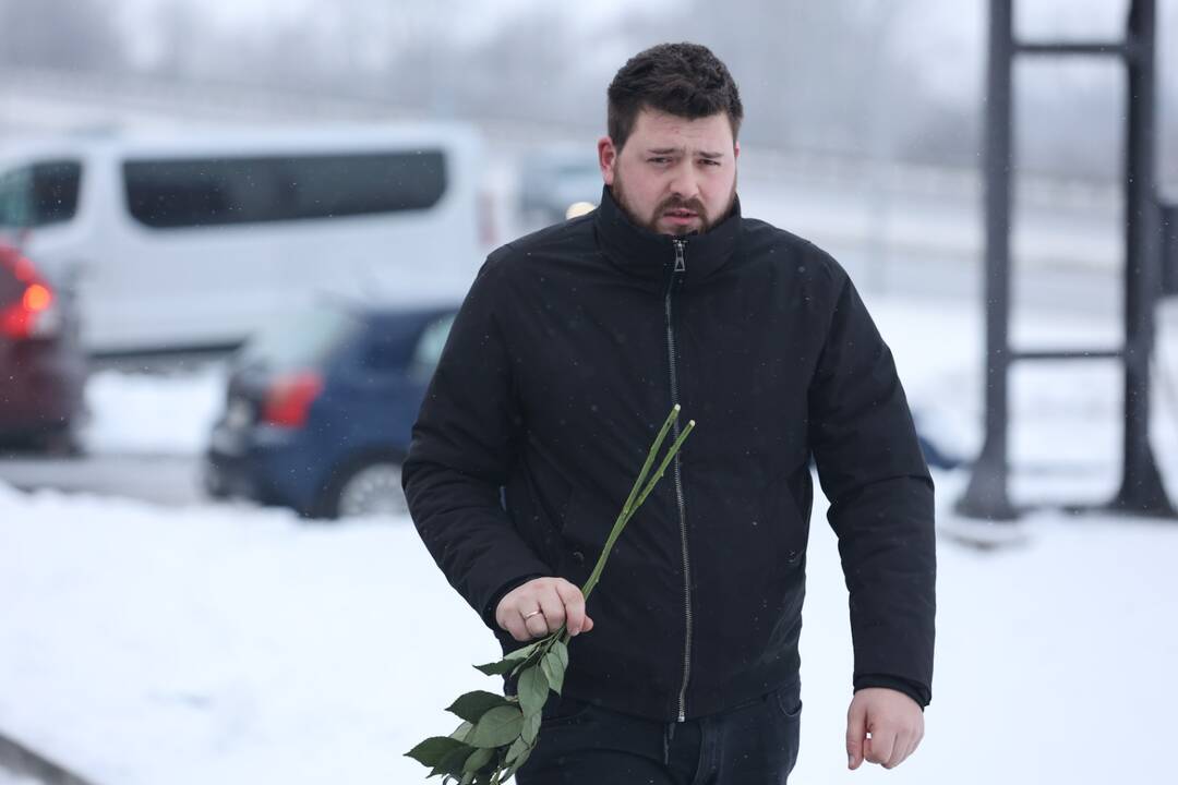 V. Katunskytė išlydima amžinojo poilsio