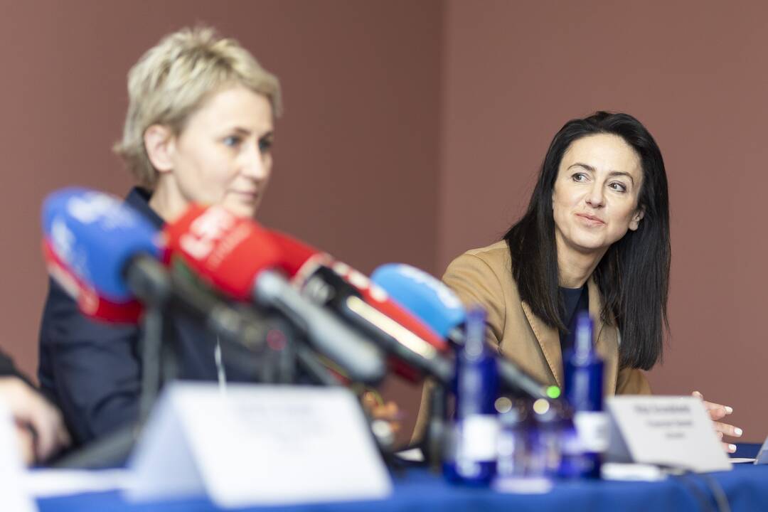 N. Grunskienės, A. Kostin ir  K. Polite spaudos konferencija