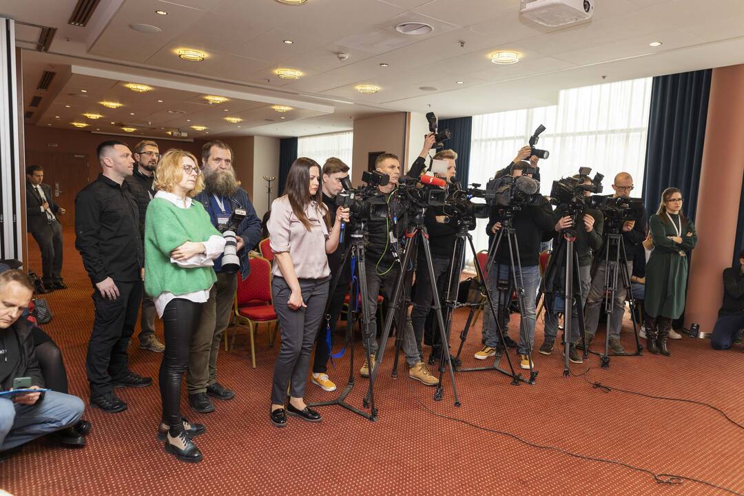 N. Grunskienės, A. Kostin ir  K. Polite spaudos konferencija