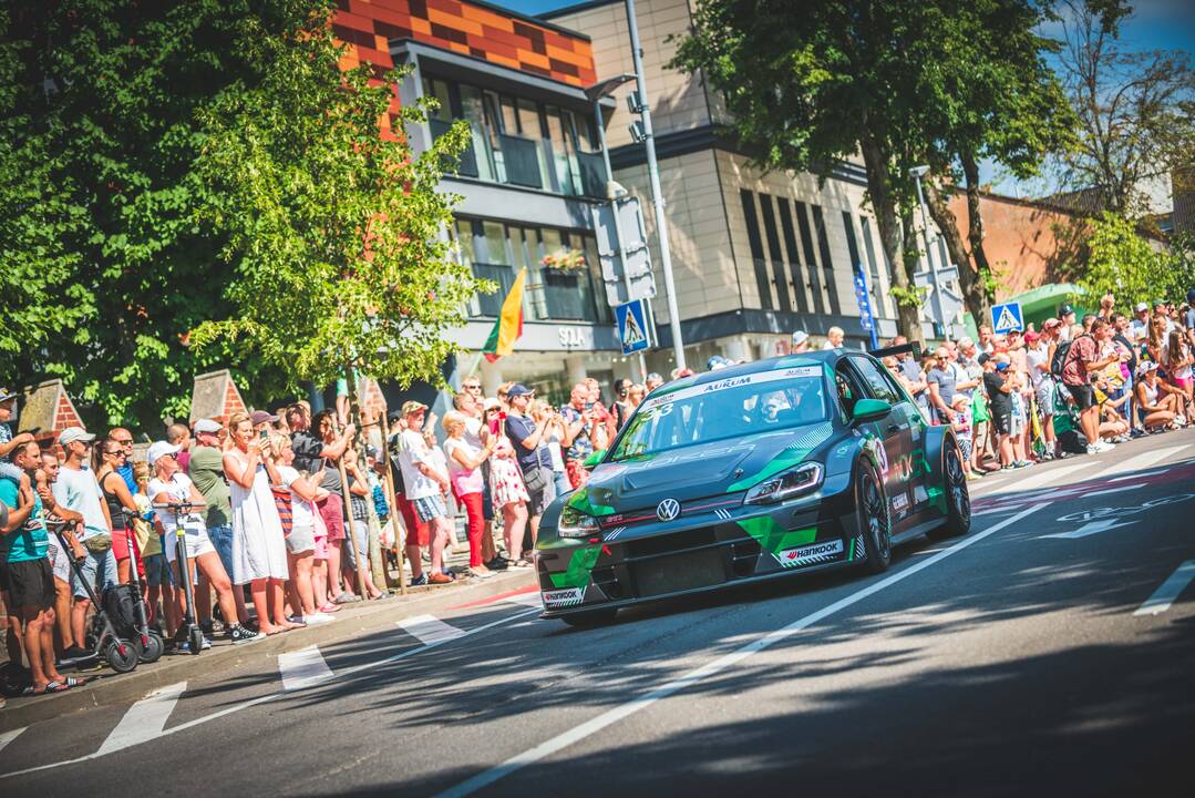Palanga alsuoja „Aurum 1006 km lenktynių“ ritmu