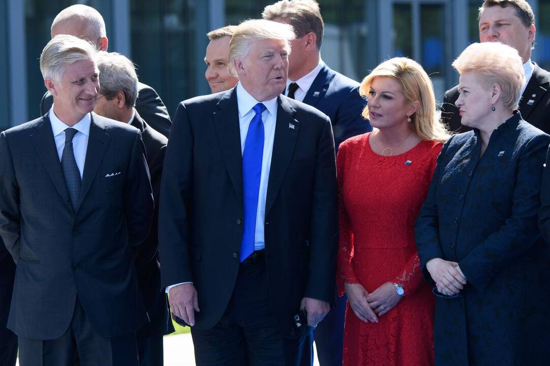 Donaldas Trumpas (viduryje) ir Dalia Grybauskaitė (dešinėje)