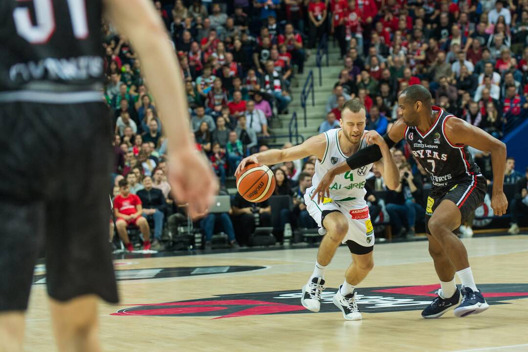 Vilniuje dominavęs „Žalgiris“ tapo vienvaldžiu LKL lyderiu