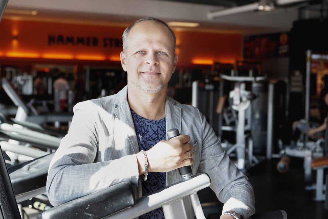 Pasikeitė: daugelis parduotuvių per karantiną dirbo trumpiau, buvo ir laikinai užsidariusių, dalis žmonių apskritai ėmė jose lankytis gerokai rečiau. Kai kurie nauji pirkėjų įpročiai pastebimi ir šiandien.