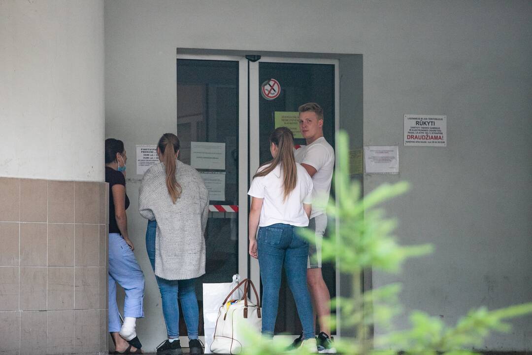 Pacientų eilės prie KKL Priėmimo, skubios pagalbos ir traumų skyriaus