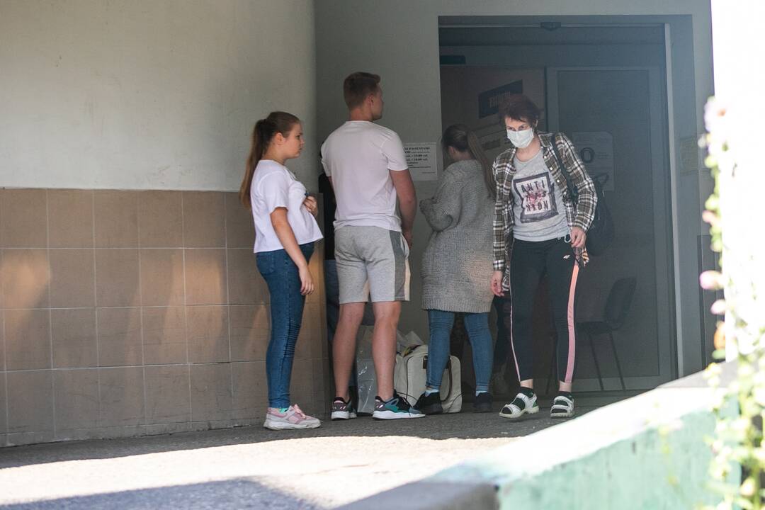 Pacientų eilės prie KKL Priėmimo, skubios pagalbos ir traumų skyriaus