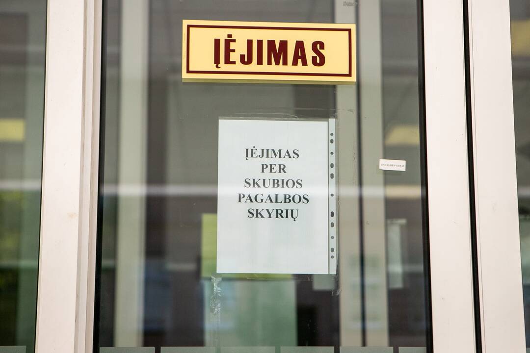 Pacientų eilės prie KKL Priėmimo, skubios pagalbos ir traumų skyriaus