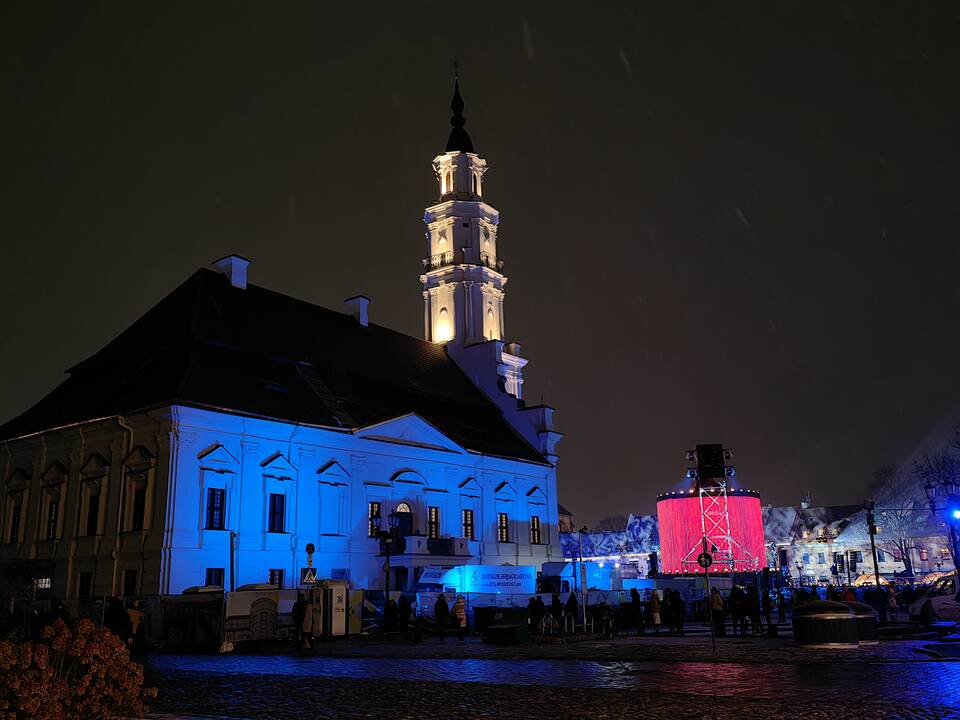Kaunas plūsta į Rotušės aikštę