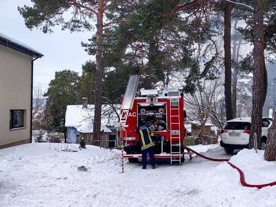 Aukštutinių Kaniūkų gatvėje – gaisras