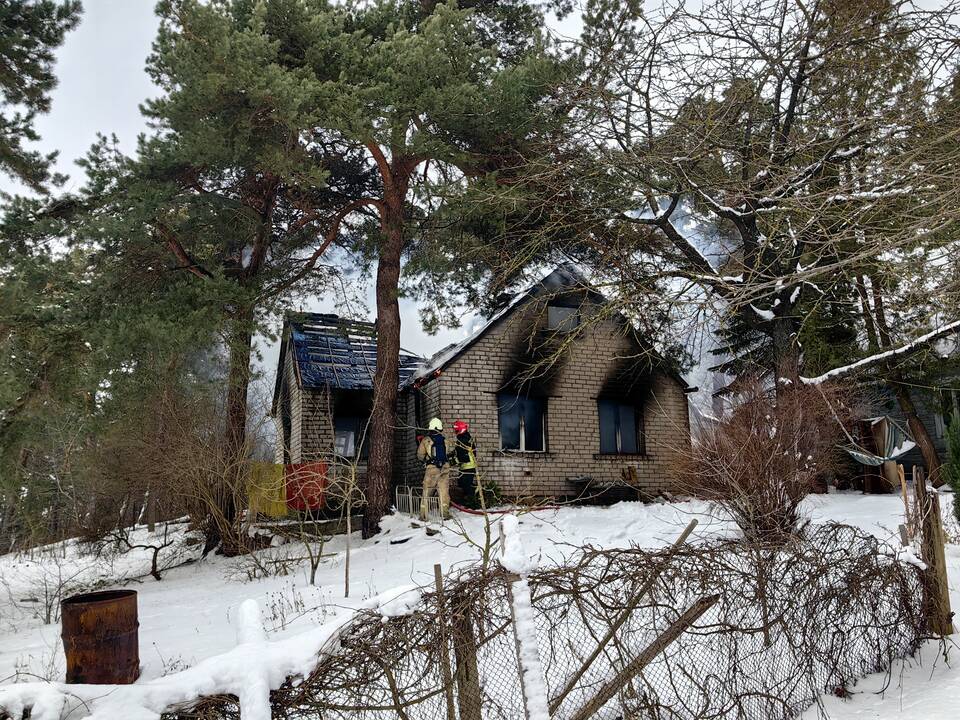 Aukštutinių Kaniūkų gatvėje – gaisras