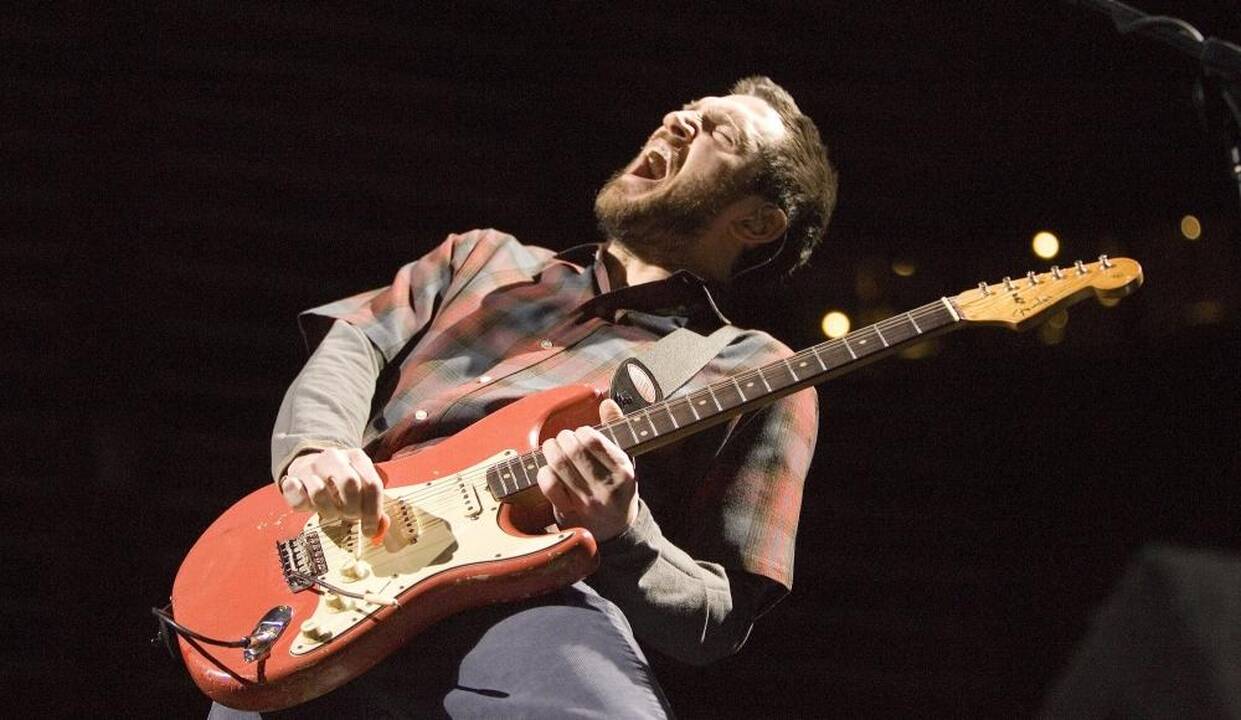 Į grupę „Red Hot Chili Peppers“ po dešimties metų grįžta gitaristas J. Frusciante