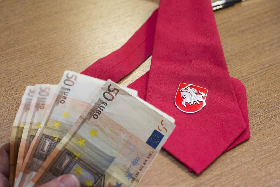 Seimas po svarstymo pritarė kompromisiniam siūlymui dėl prokurorų atlyginimų
