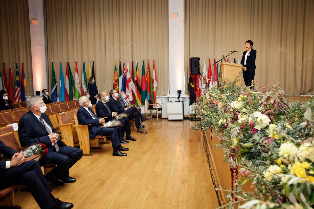 Sukaktis: spalio 10 d., minint universitetui ypatingą jubiliejų, pirmieji užsienio absolventai, taip pat esami ir buvę LSMU vadovai apžvelgė nudirbtus darbus. 