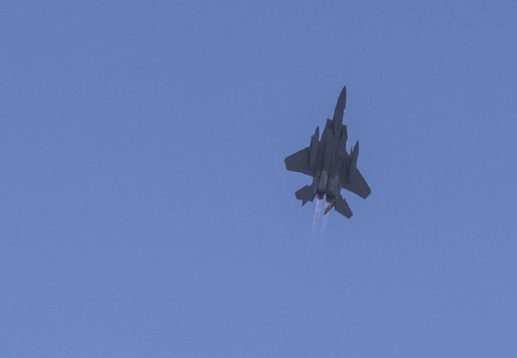 NATO naikintuvai šešis kartus kilo atpažinti ir lydėti Rusijos orlaivių