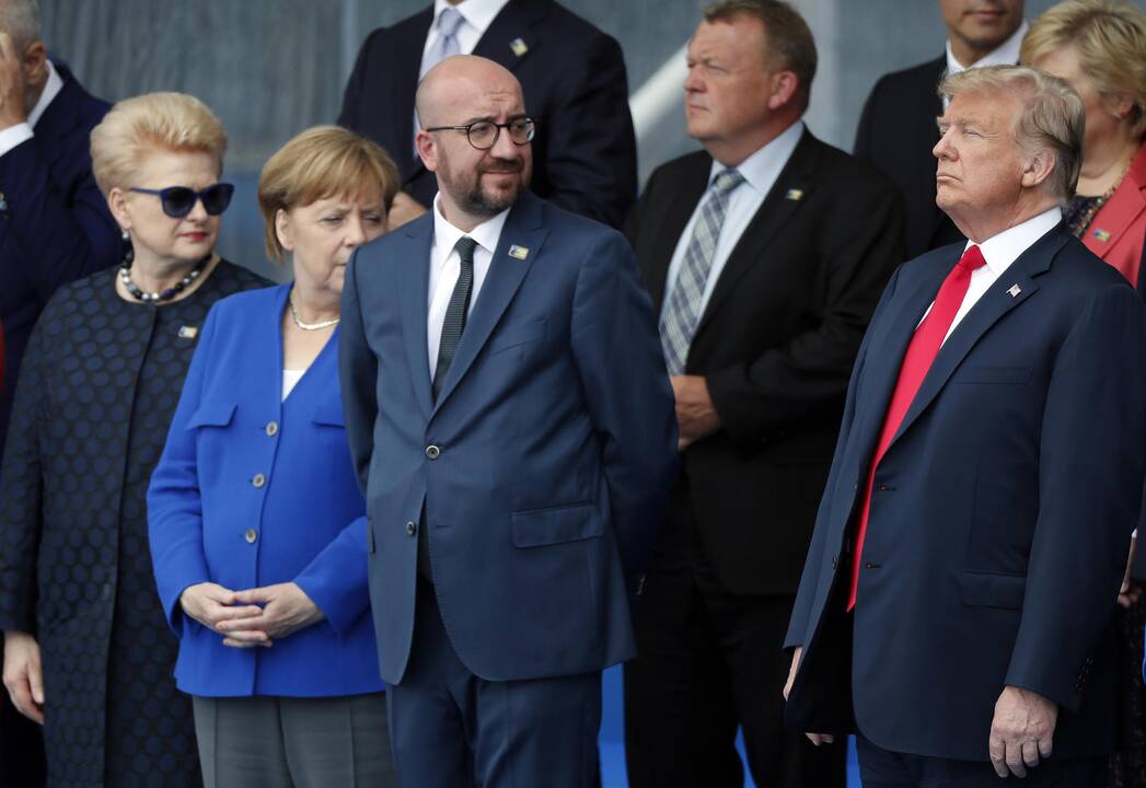 Dalia Grybauskaitė(kairėje) su NATO generaliniu sekretoriumi Jensu Stoltenbergu